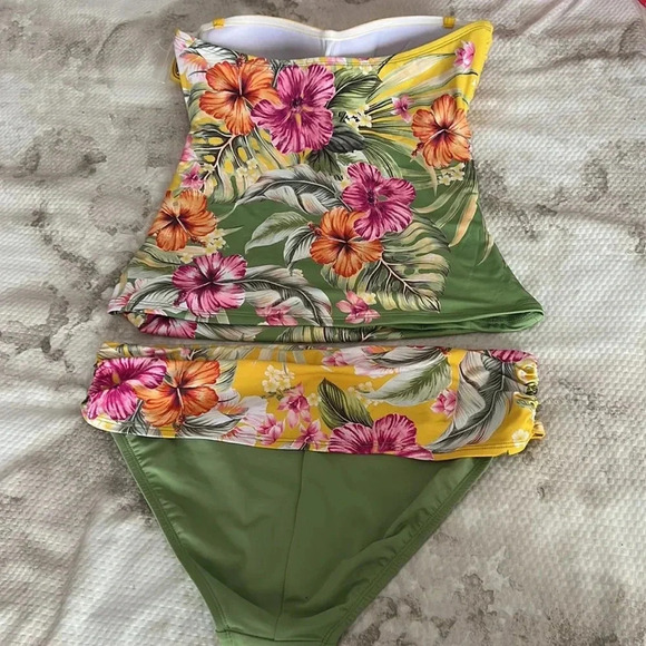 Bleu Rod Beattie  Paradiso Bandeau Tankini Top and Sarong Hipster Bottom - Picture 11 of 13